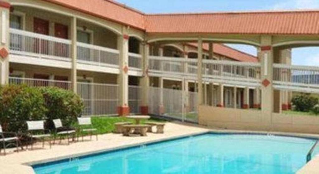 Oyo Hotel Tyler Northwest Mineola Hwy Luaran gambar